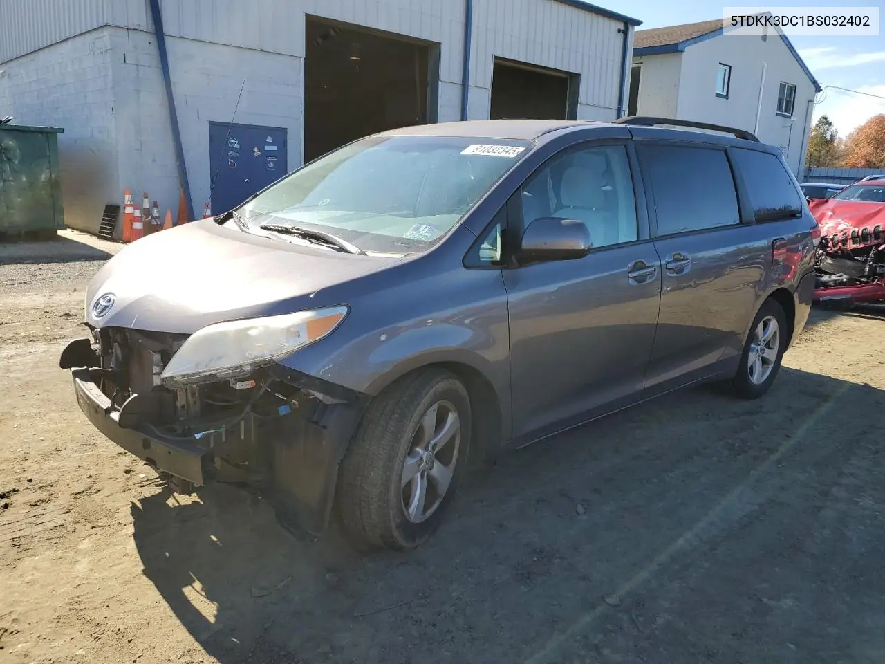 5TDKK3DC1BS032402 2011 Toyota Sienna Le