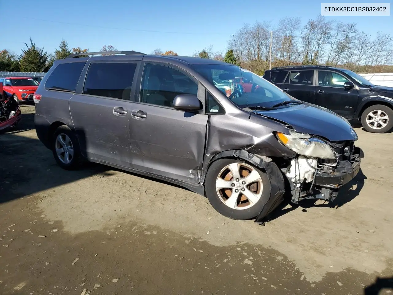 5TDKK3DC1BS032402 2011 Toyota Sienna Le