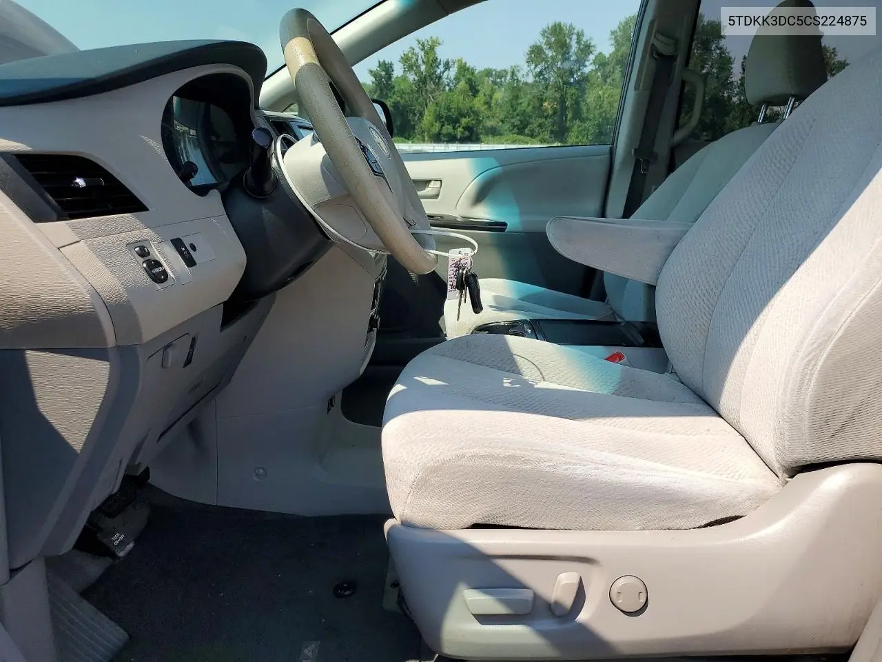 2012 Toyota Sienna Le VIN: 5TDKK3DC5CS224875 Lot: 61470906