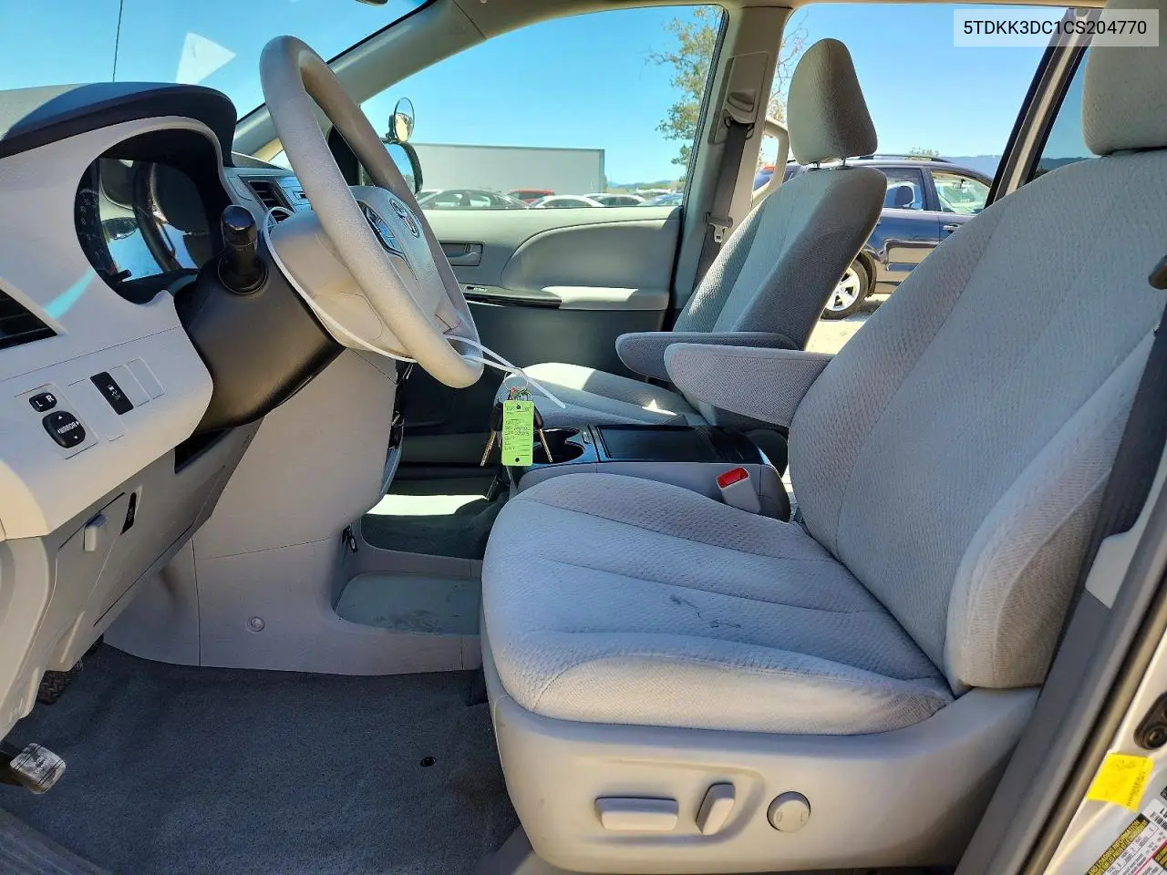 2012 Toyota Sienna Le VIN: 5TDKK3DC1CS204770 Lot: 61625436