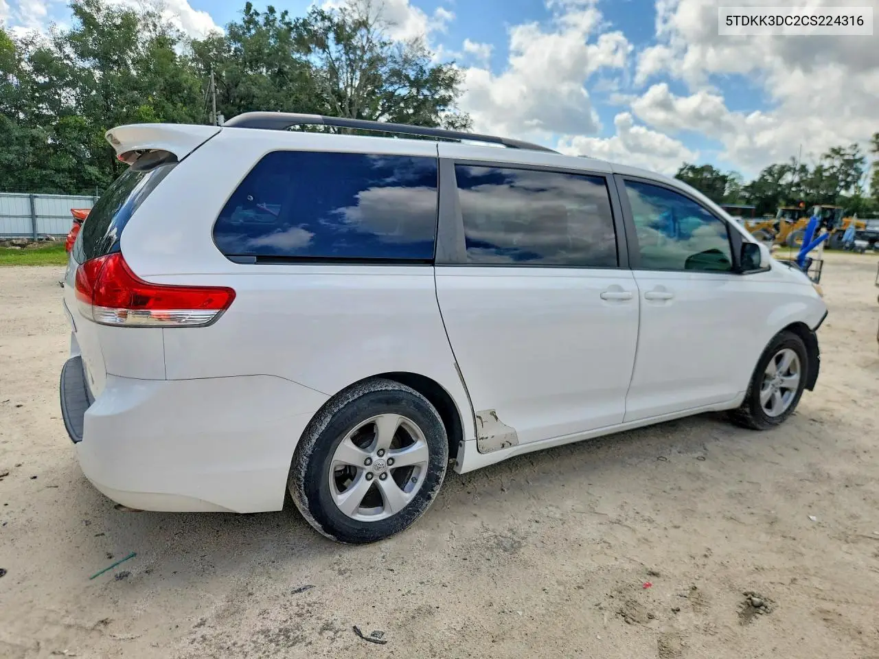 2012 Toyota Sienna Le VIN: 5TDKK3DC2CS224316 Lot: 61789396