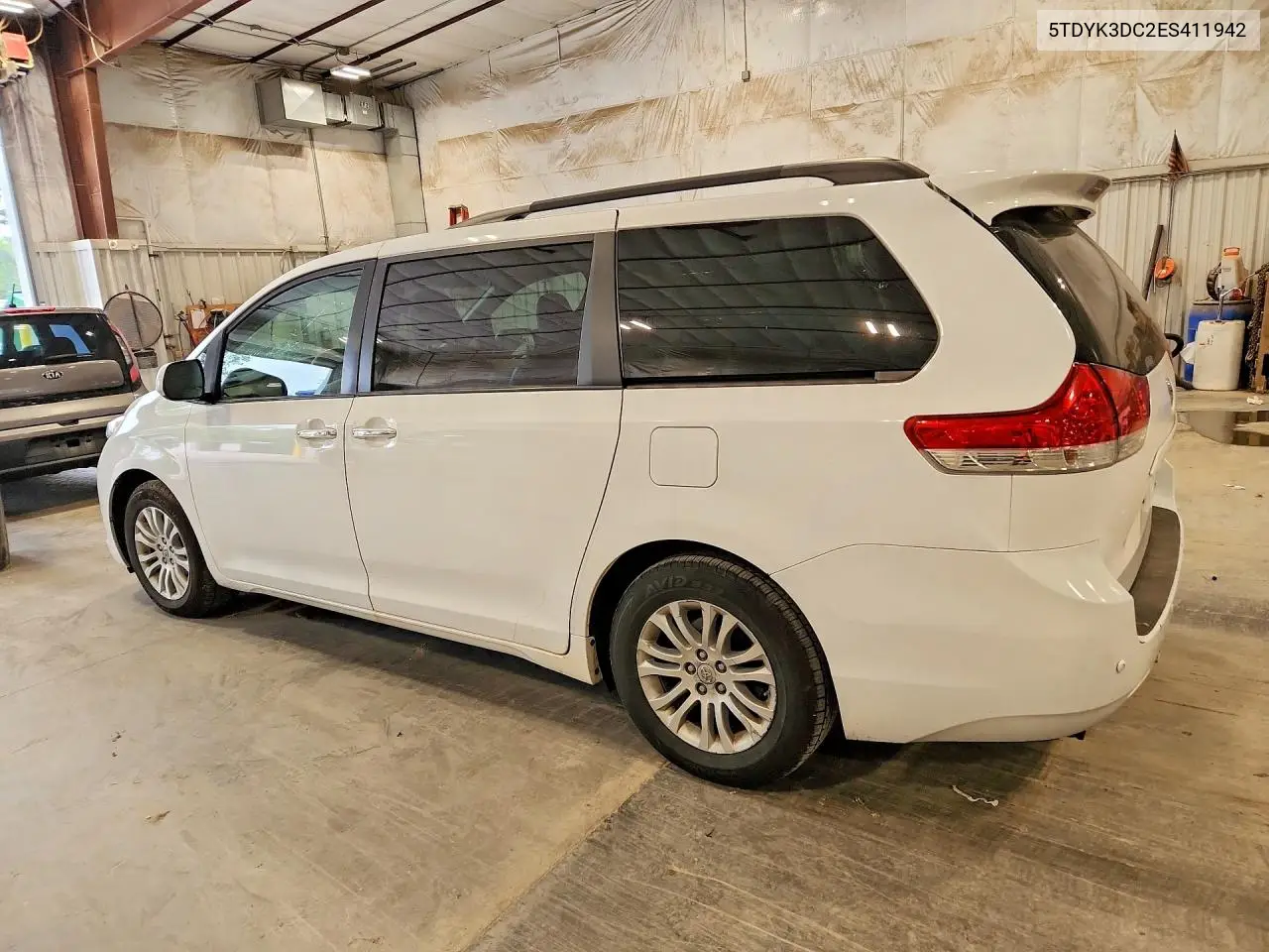 2014 Toyota Sienna Xle 8-Passenger VIN: 5TDYK3DC2ES411942 Lot: 61700326