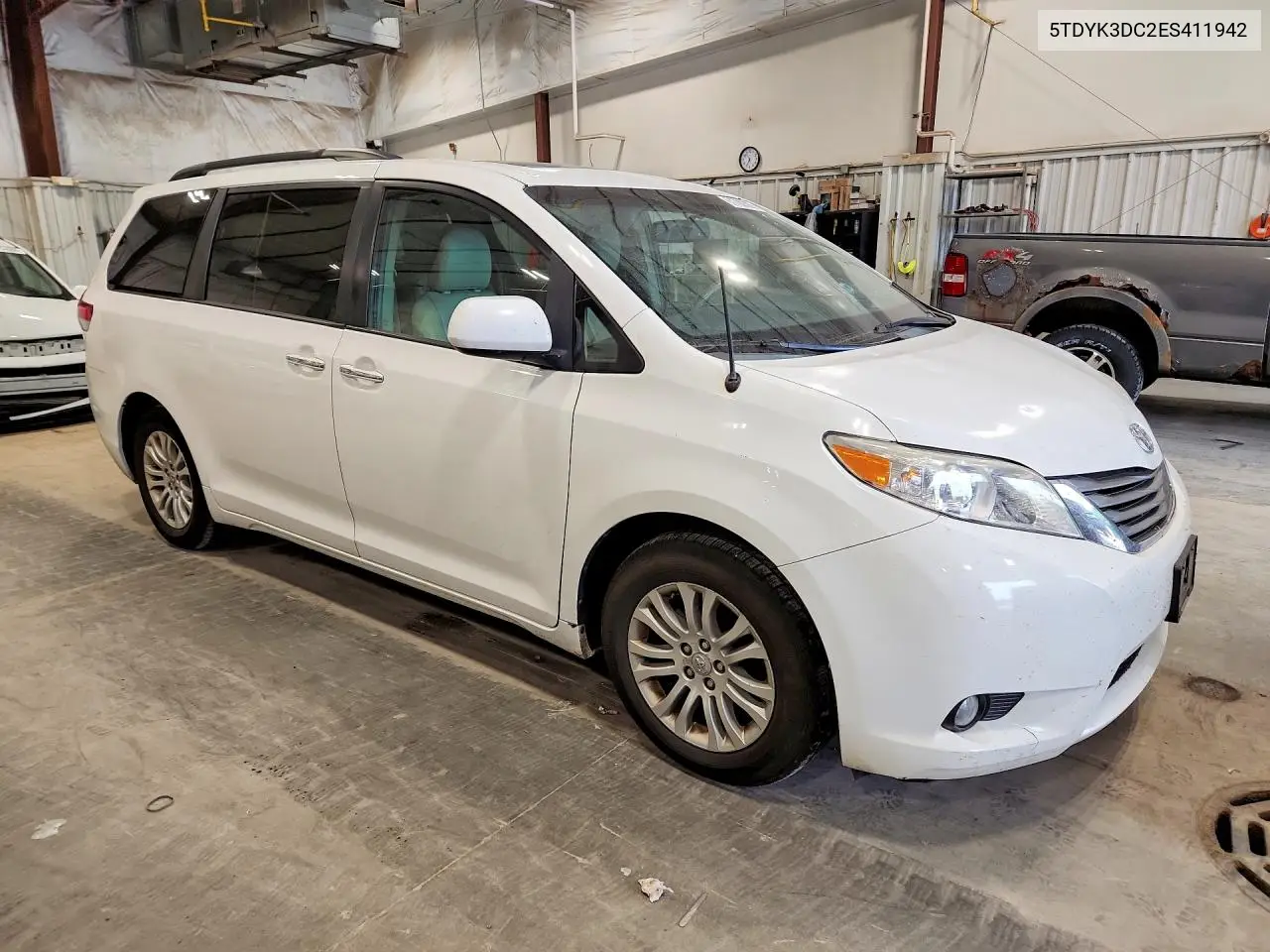 2014 Toyota Sienna Xle 8-Passenger VIN: 5TDYK3DC2ES411942 Lot: 61700326