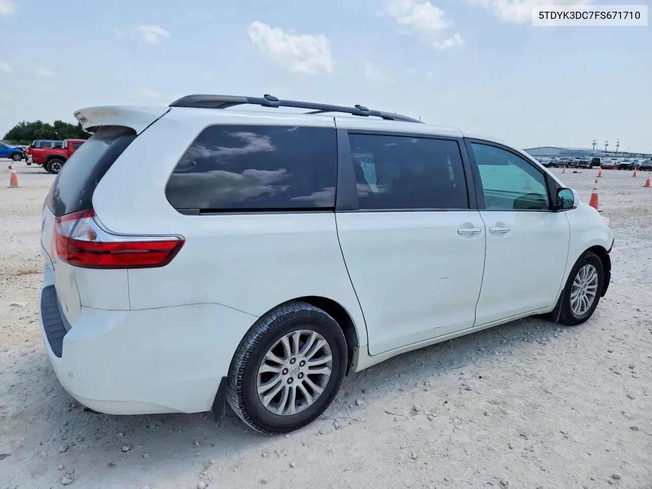 2015 Toyota Sienna Xle 8-Passenger VIN: 5TDYK3DC7FS671710 Lot: 56527686