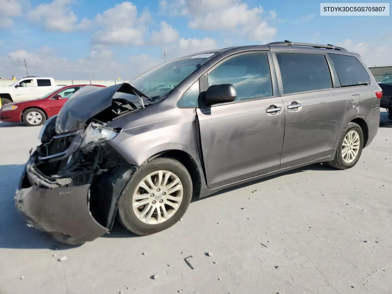 5TDYK3DC5GS705807 2016 Toyota Sienna Xle