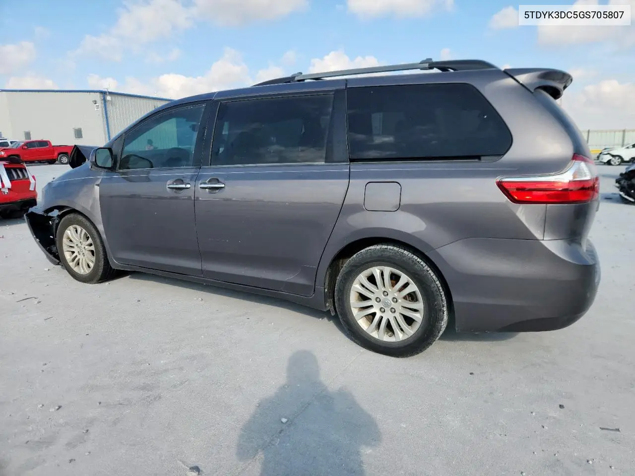 5TDYK3DC5GS705807 2016 Toyota Sienna Xle