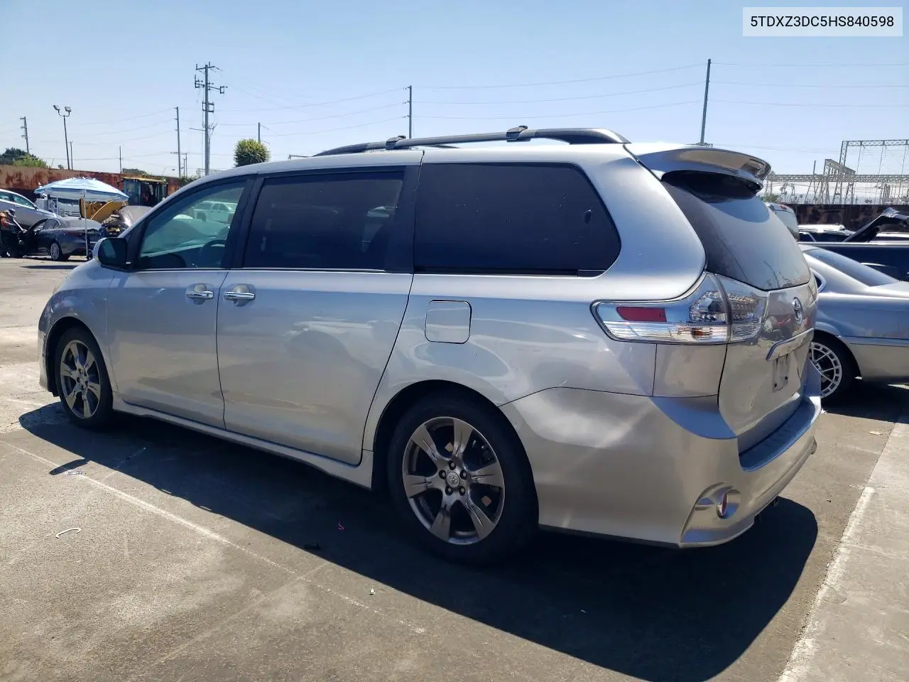 2017 Toyota Sienna Se VIN: 5TDXZ3DC5HS840598 Lot: 58560086