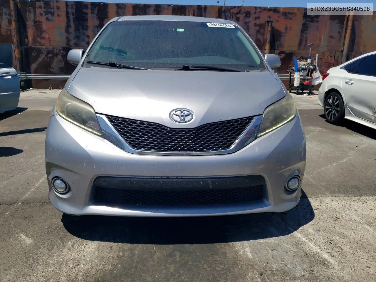 2017 Toyota Sienna Se VIN: 5TDXZ3DC5HS840598 Lot: 58560086