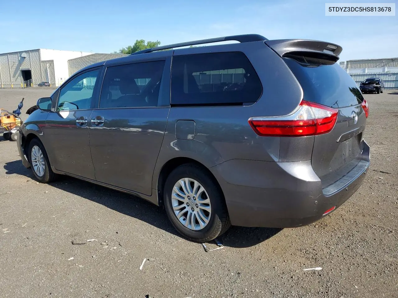 2017 Toyota Sienna Xle 8-Passenger VIN: 5TDYZ3DC5HS813678 Lot: 61111476