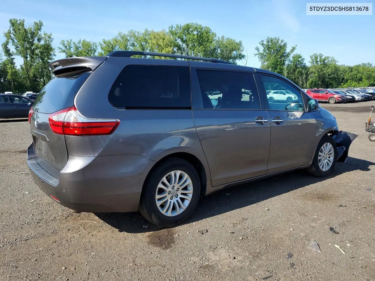 2017 Toyota Sienna Xle 8-Passenger VIN: 5TDYZ3DC5HS813678 Lot: 61111476