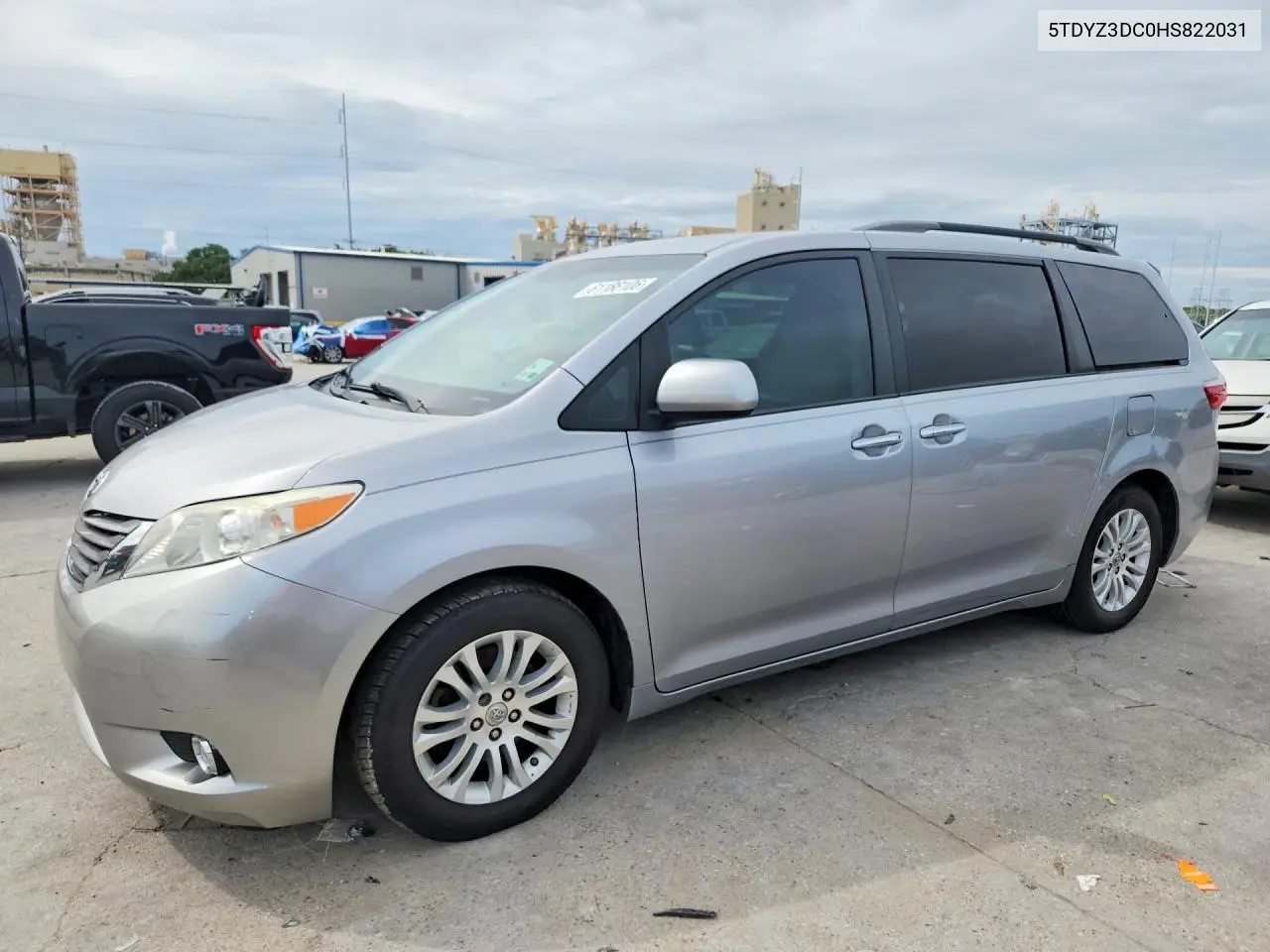 2017 Toyota Sienna Xle 8-Passenger VIN: 5TDYZ3DC0HS822031 Lot: 61188106