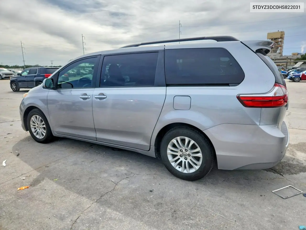 2017 Toyota Sienna Xle 8-Passenger VIN: 5TDYZ3DC0HS822031 Lot: 61188106
