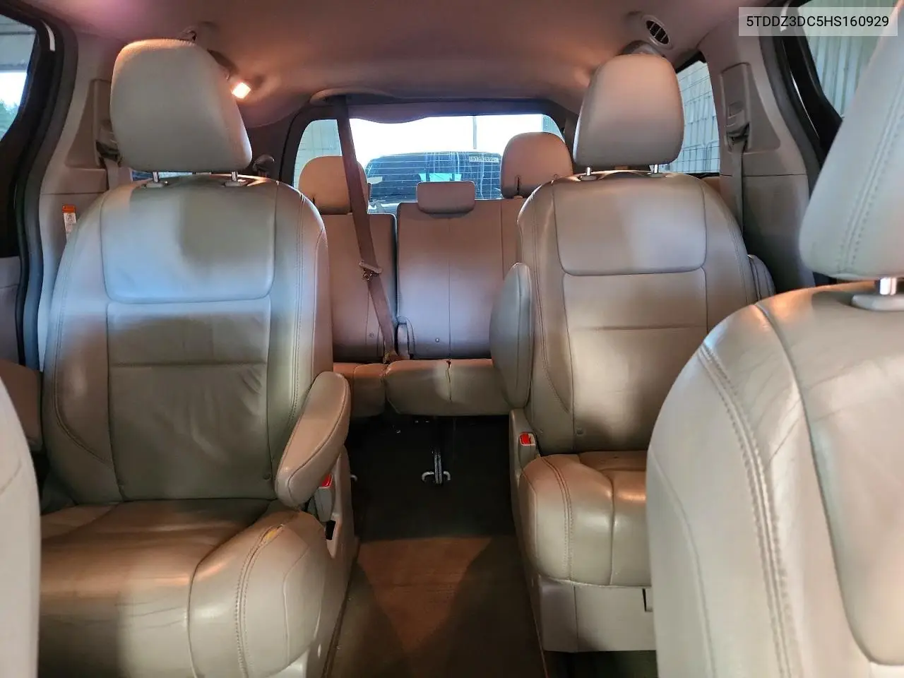 2017 Toyota Sienna Xle 7-Passenger VIN: 5TDDZ3DC5HS160929 Lot: 62038676