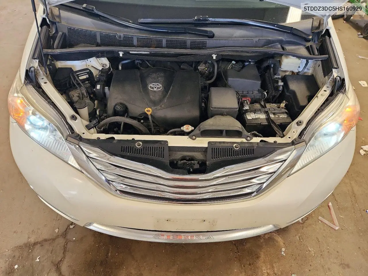 2017 Toyota Sienna Xle 7-Passenger VIN: 5TDDZ3DC5HS160929 Lot: 62038676