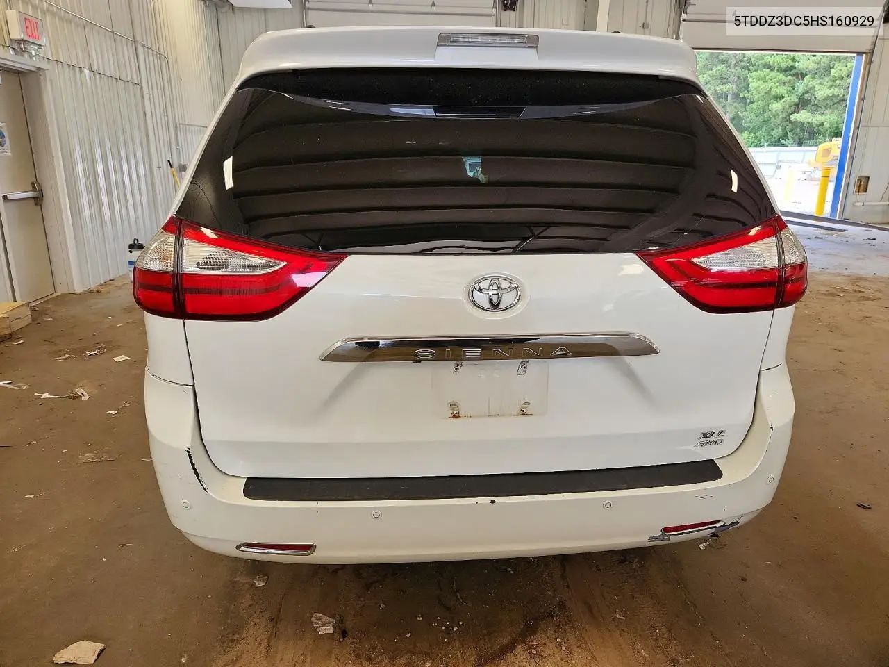 2017 Toyota Sienna Xle 7-Passenger VIN: 5TDDZ3DC5HS160929 Lot: 62038676