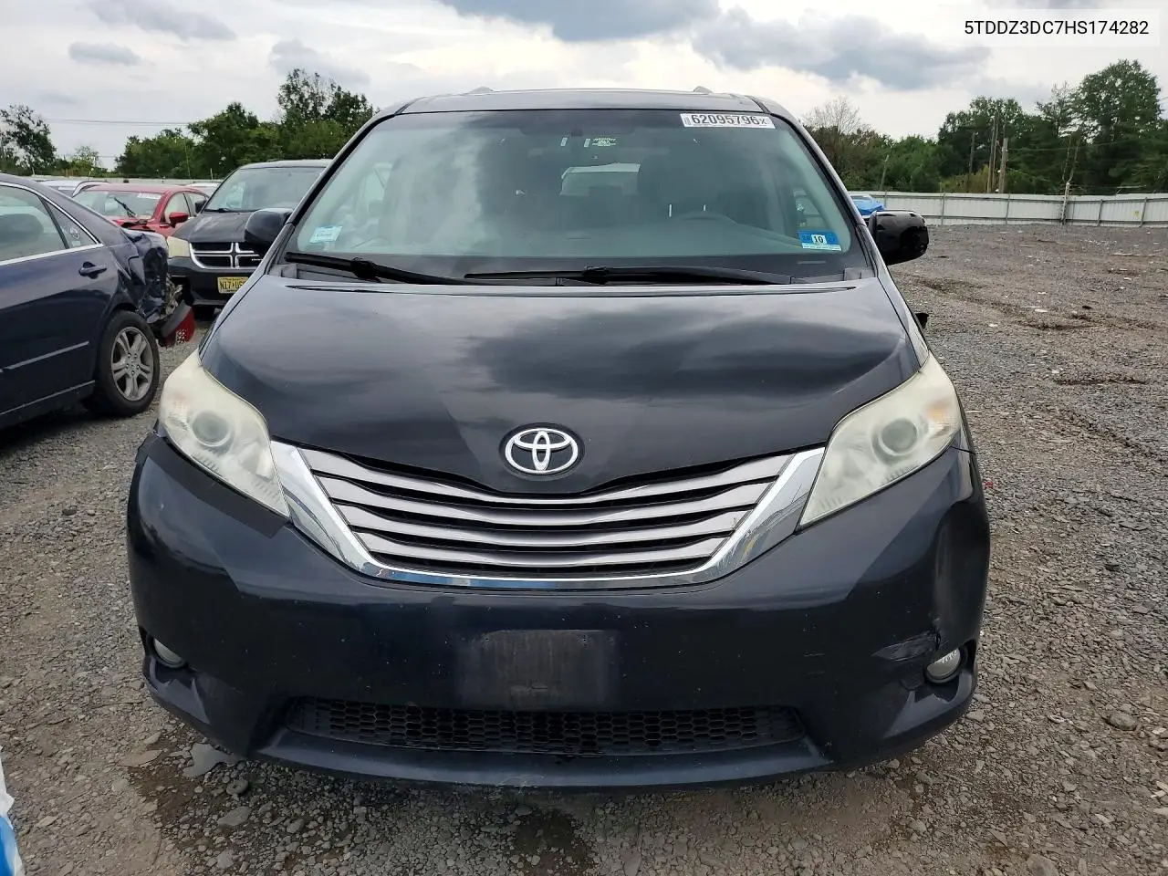 2017 Toyota Sienna Xle 7-Passenger VIN: 5TDDZ3DC7HS174282 Lot: 62095796