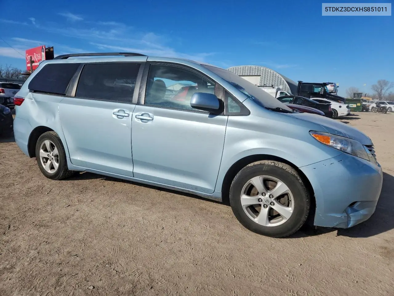 5TDKZ3DCXHS851011 2017 Toyota Sienna Le 8-Passenger