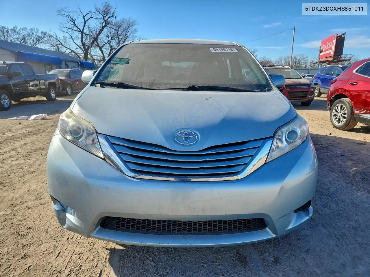 5TDKZ3DCXHS851011 2017 Toyota Sienna Le 8-Passenger