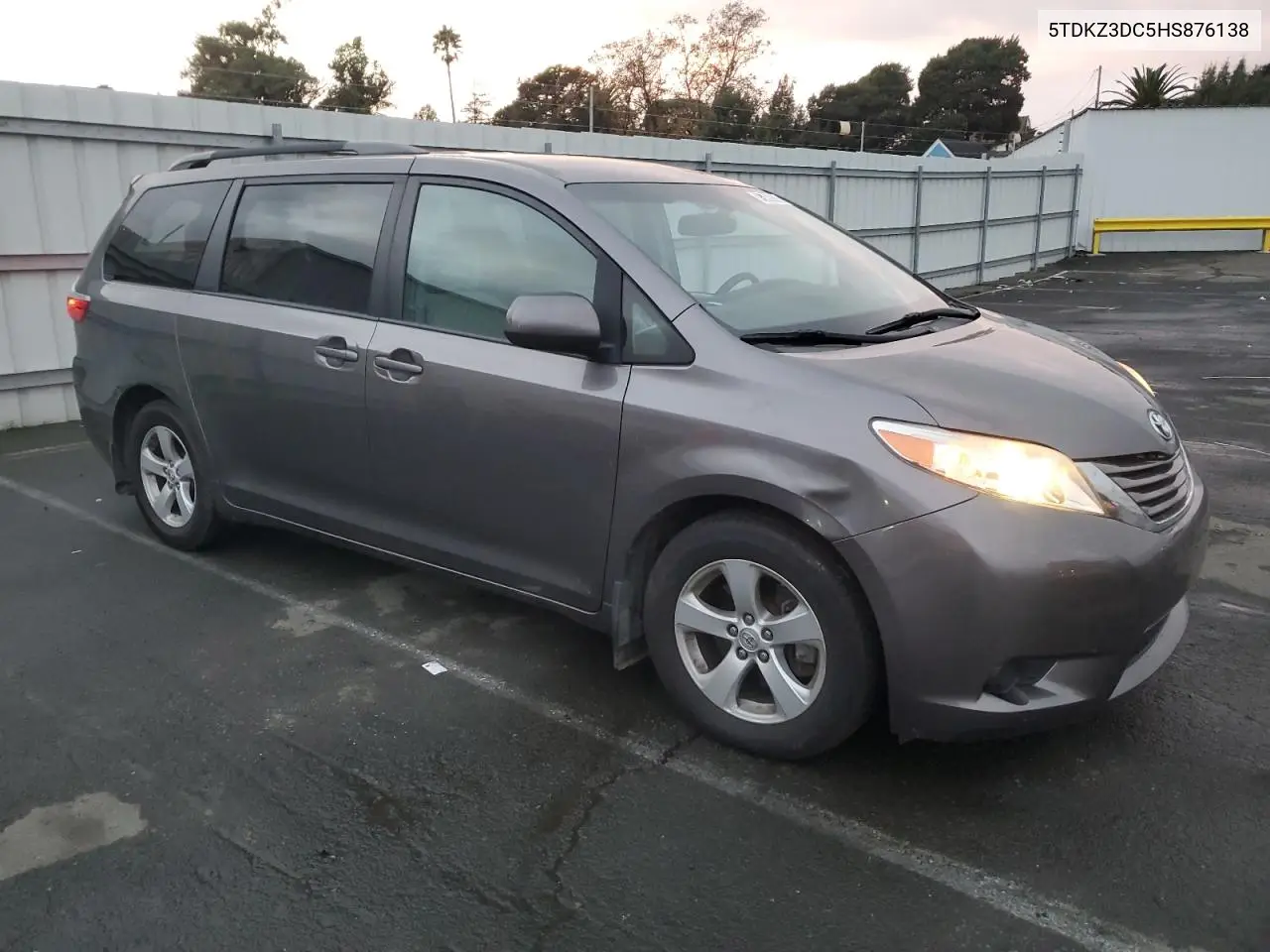 5TDKZ3DC5HS876138 2017 Toyota Sienna Le