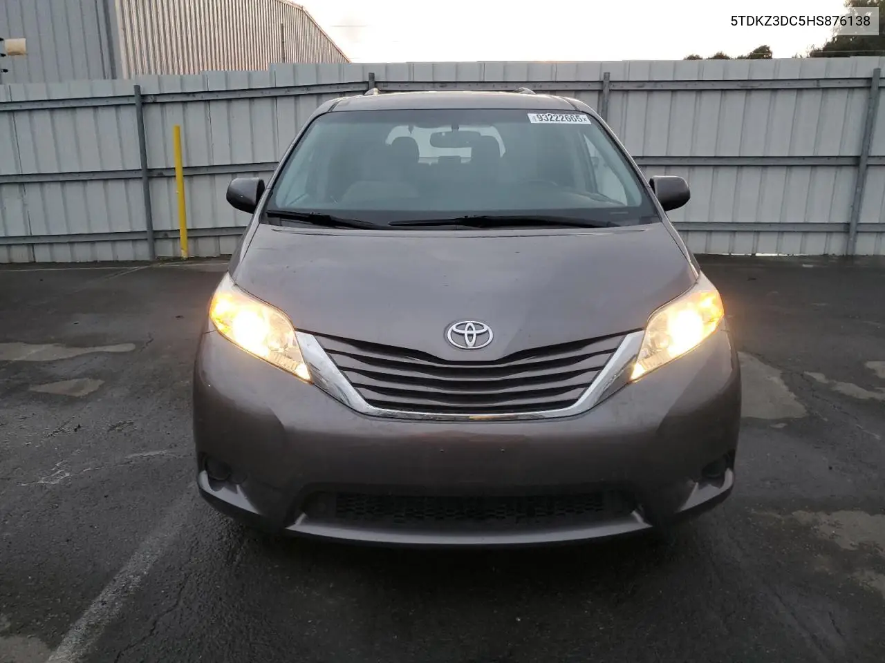 5TDKZ3DC5HS876138 2017 Toyota Sienna Le