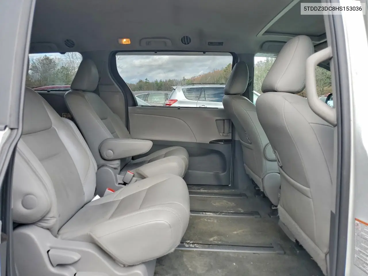 5TDDZ3DC8HS153036 2017 Toyota Sienna Xle 7-Passenger