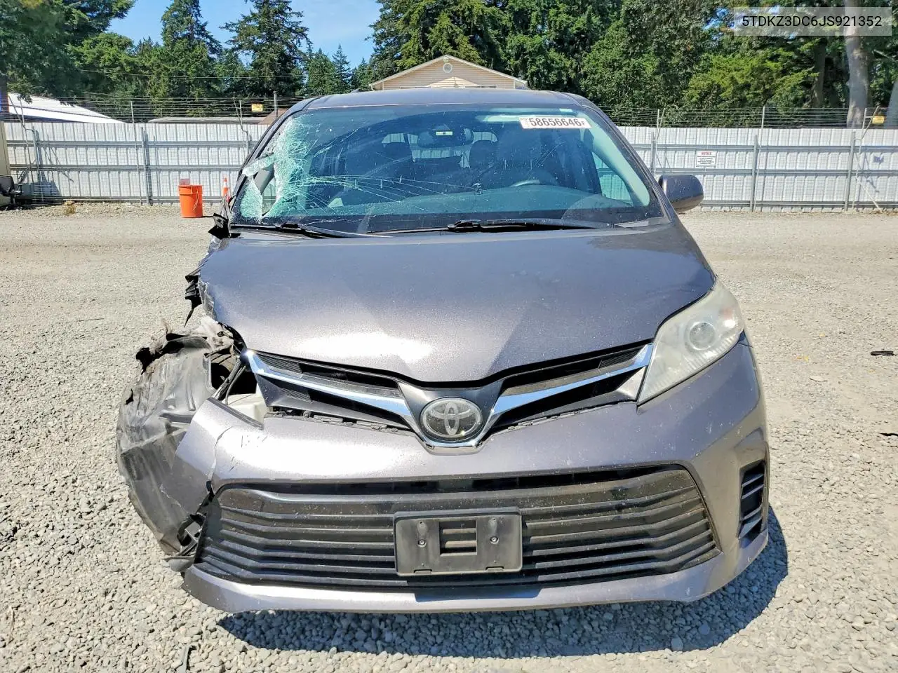 2018 Toyota Sienna Le VIN: 5TDKZ3DC6JS921352 Lot: 58656646