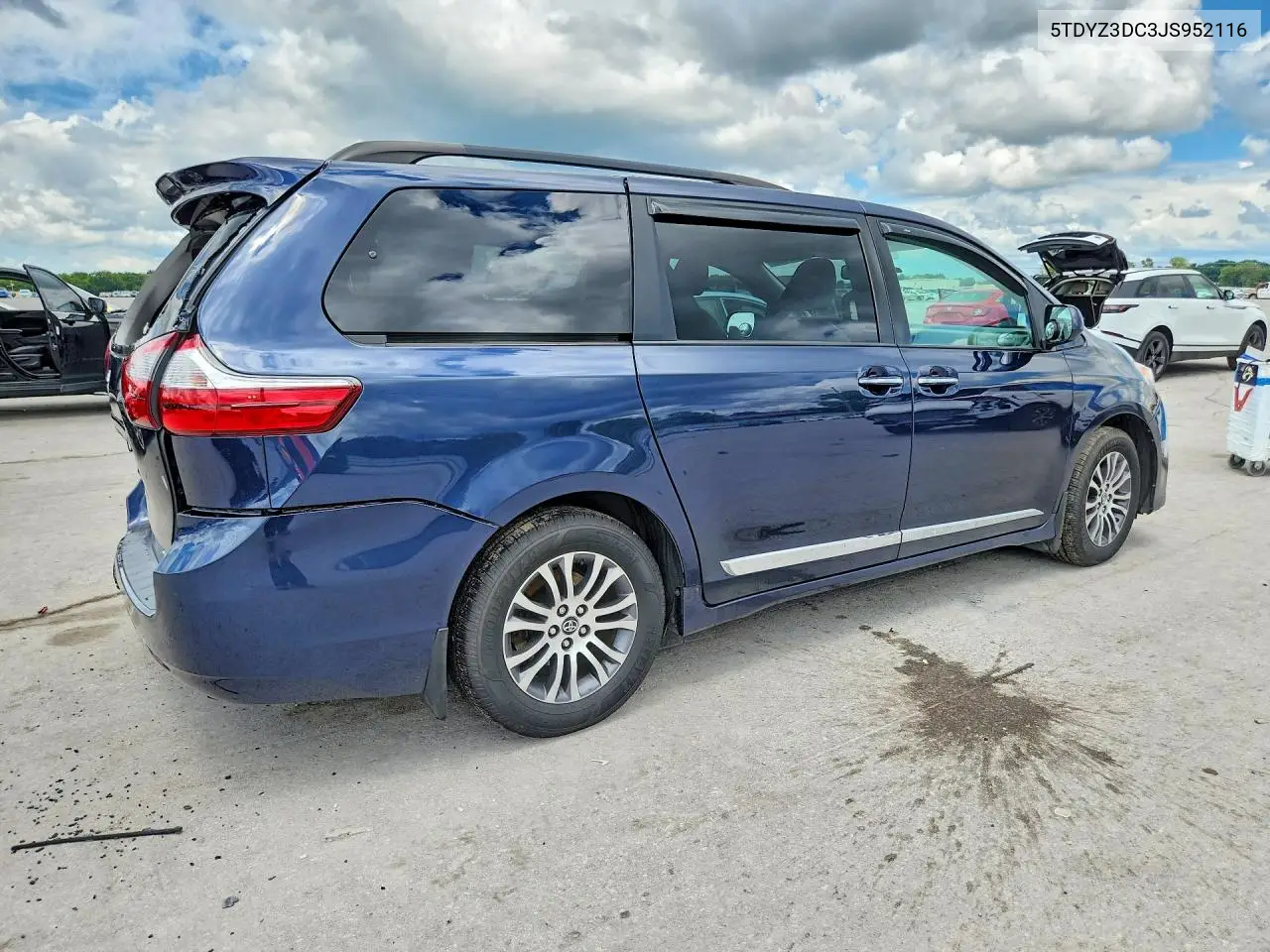 2018 Toyota Sienna Xle 8-Passenger VIN: 5TDYZ3DC3JS952116 Lot: 61036996