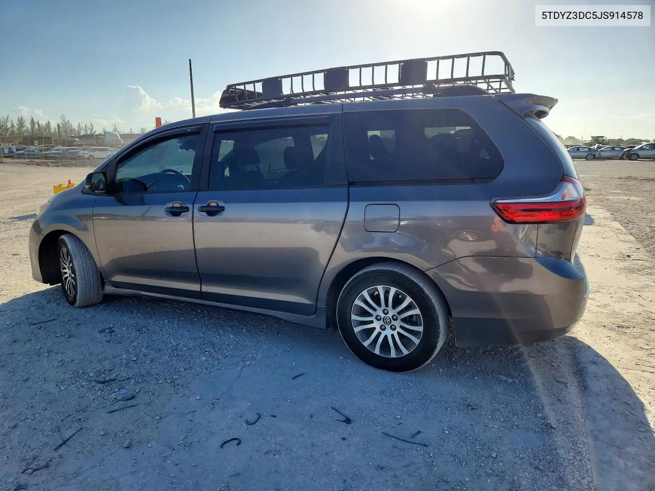 2018 Toyota Sienna Xle Premium 8-Passenger VIN: 5TDYZ3DC5JS914578 Lot: 62254006