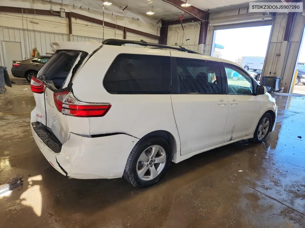 5TDKZ3DC6JS907290 2018 Toyota Sienna Le