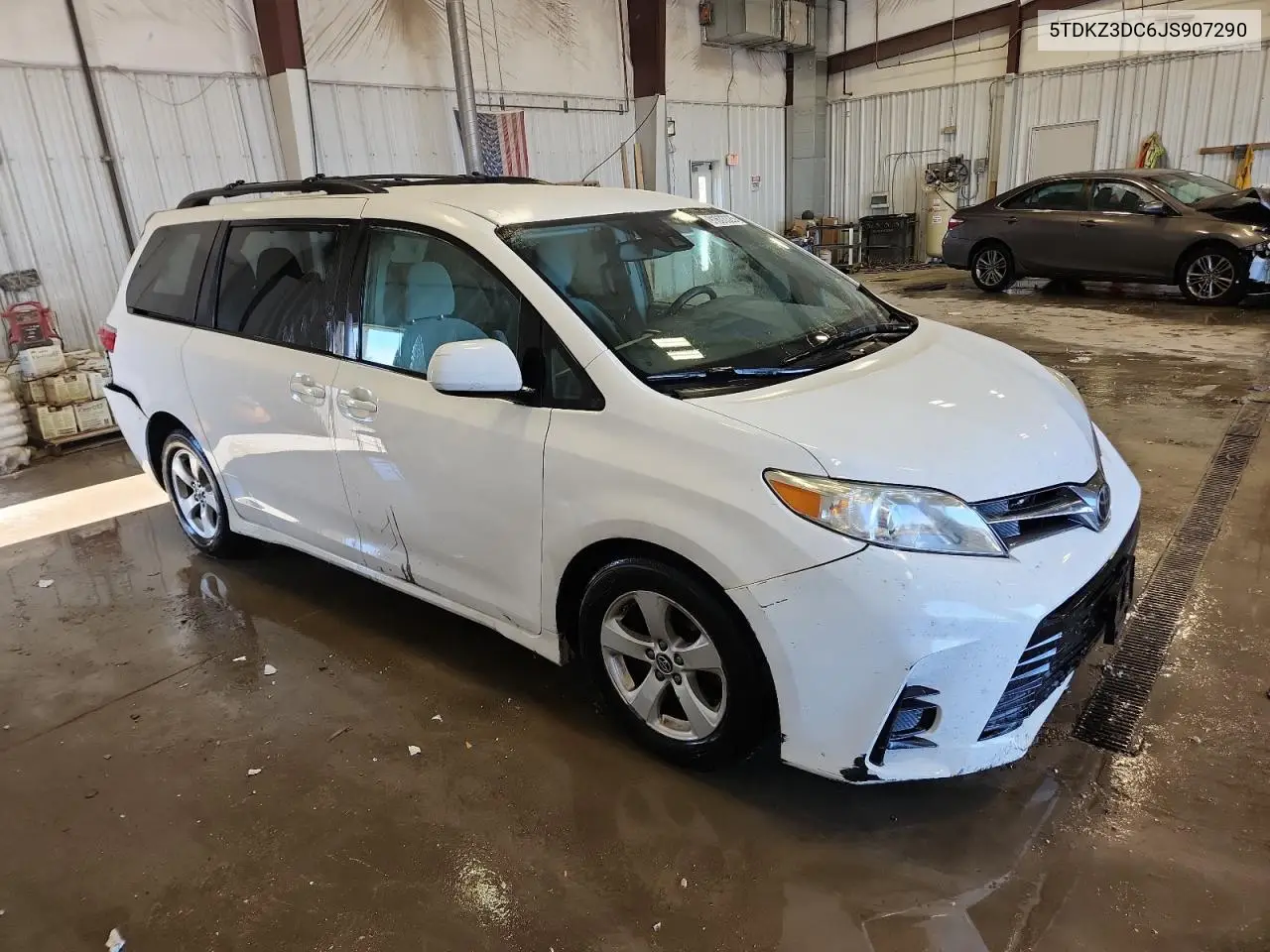 5TDKZ3DC6JS907290 2018 Toyota Sienna Le