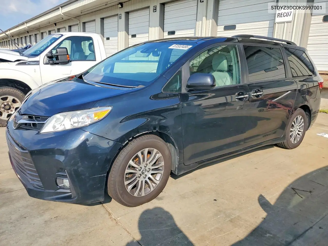 2019 Toyota Sienna Xle 8-Passenger VIN: 5TDYZ3DC0KS997001 Lot: 61553486