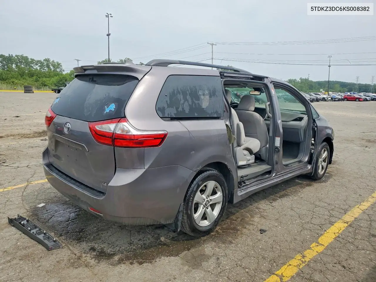 2019 Toyota Sienna Le VIN: 5TDKZ3DC6KS008382 Lot: 61702536
