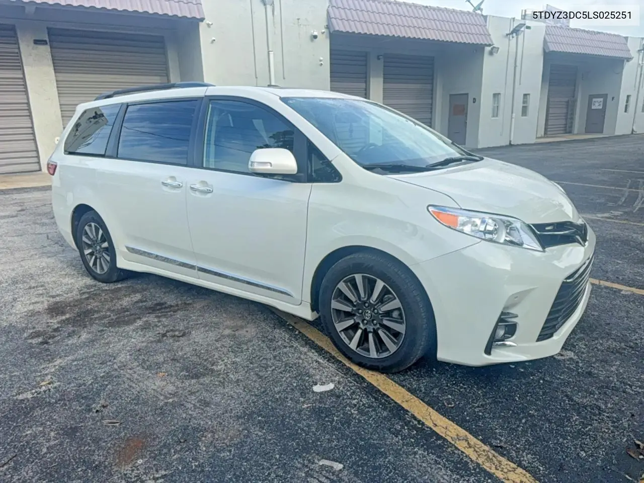 5TDYZ3DC5LS025251 2020 Toyota Sienna Limited Premium 7-Passenger