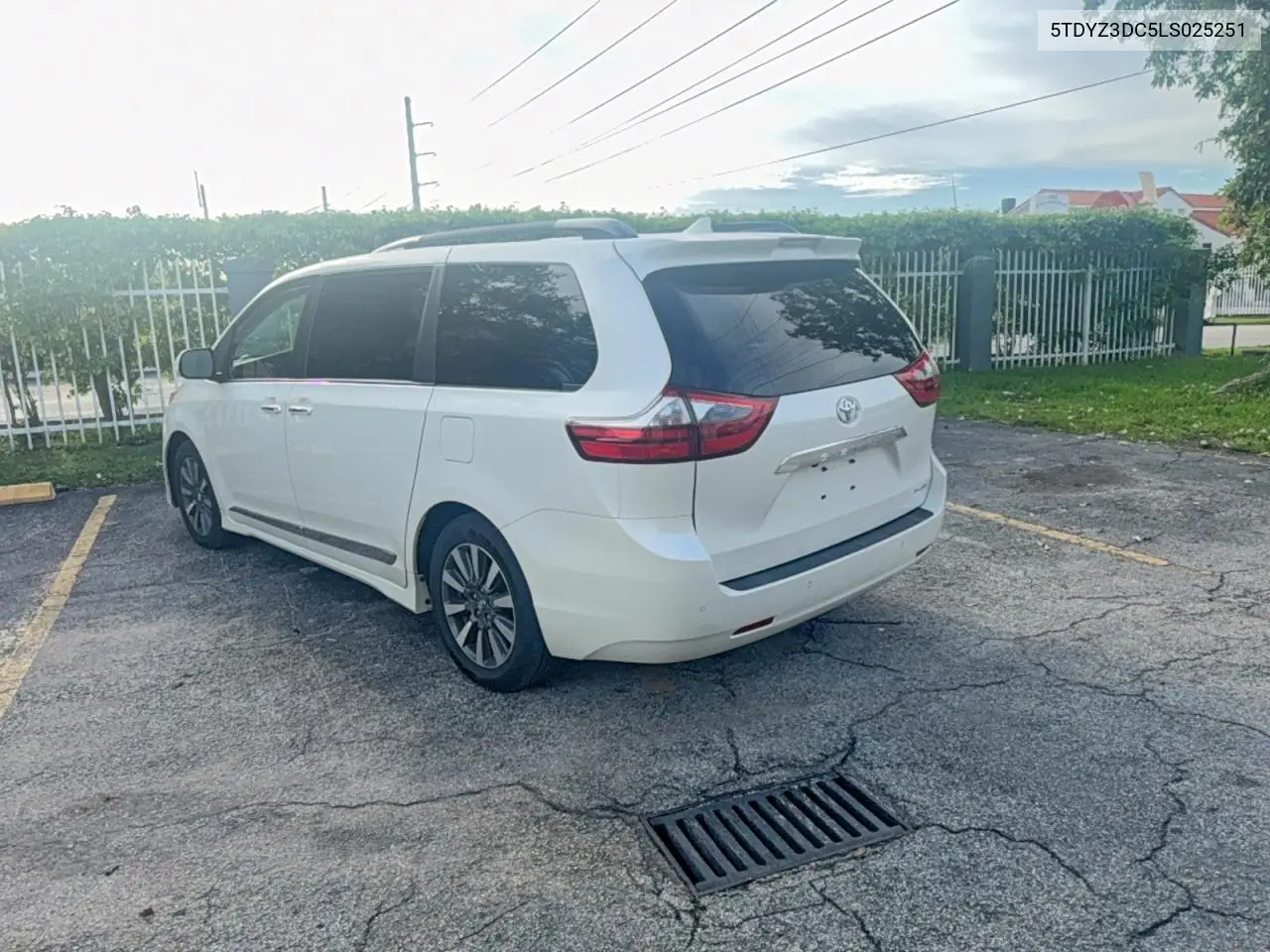 5TDYZ3DC5LS025251 2020 Toyota Sienna Limited Premium 7-Passenger