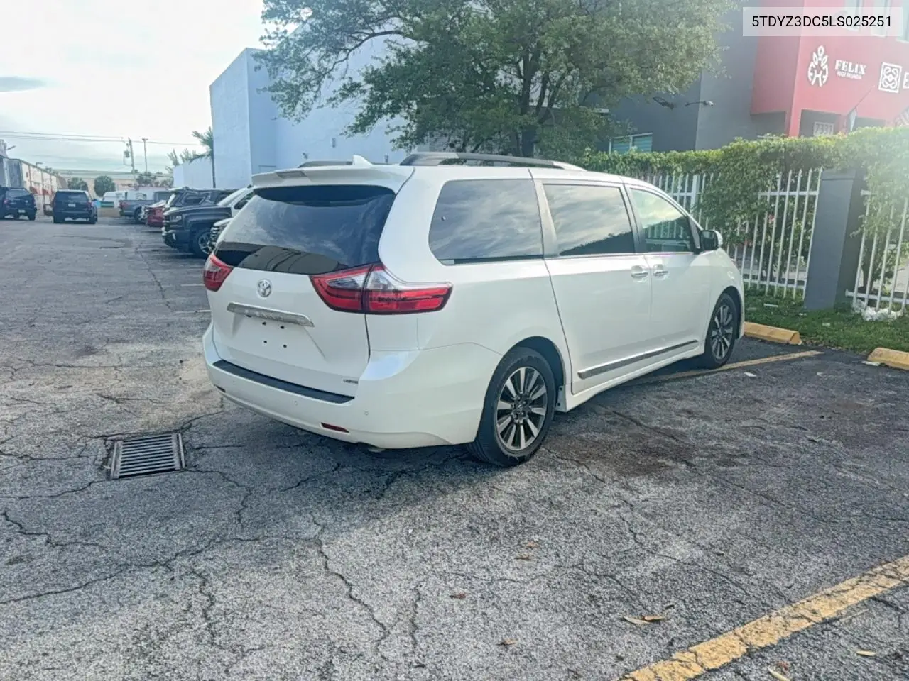 5TDYZ3DC5LS025251 2020 Toyota Sienna Limited Premium 7-Passenger