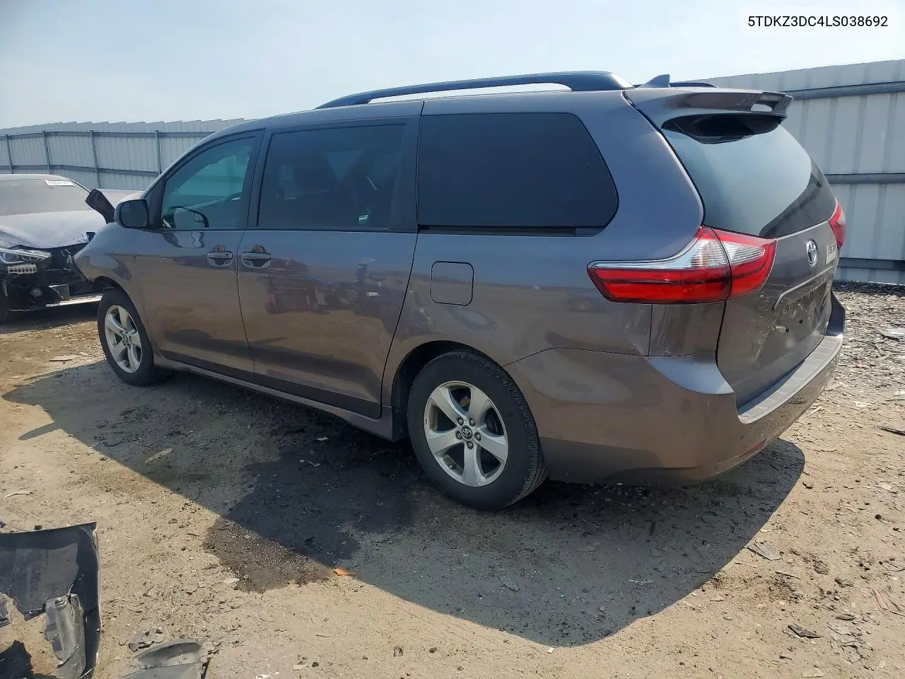 2020 Toyota Sienna Le VIN: 5TDKZ3DC4LS038692 Lot: 61126446
