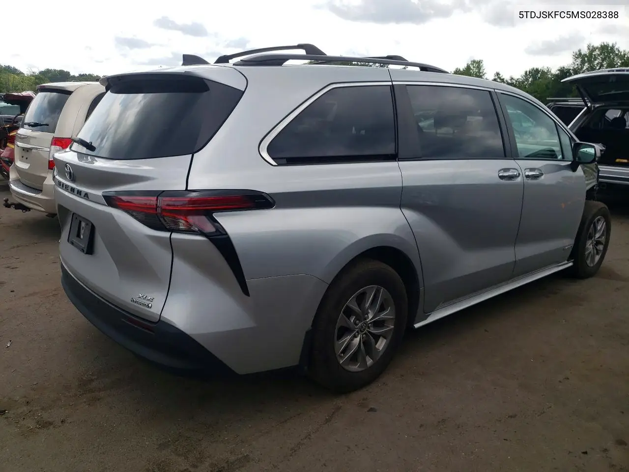 2021 Toyota Sienna Xle VIN: 5TDJSKFC5MS028388 Lot: 61348896