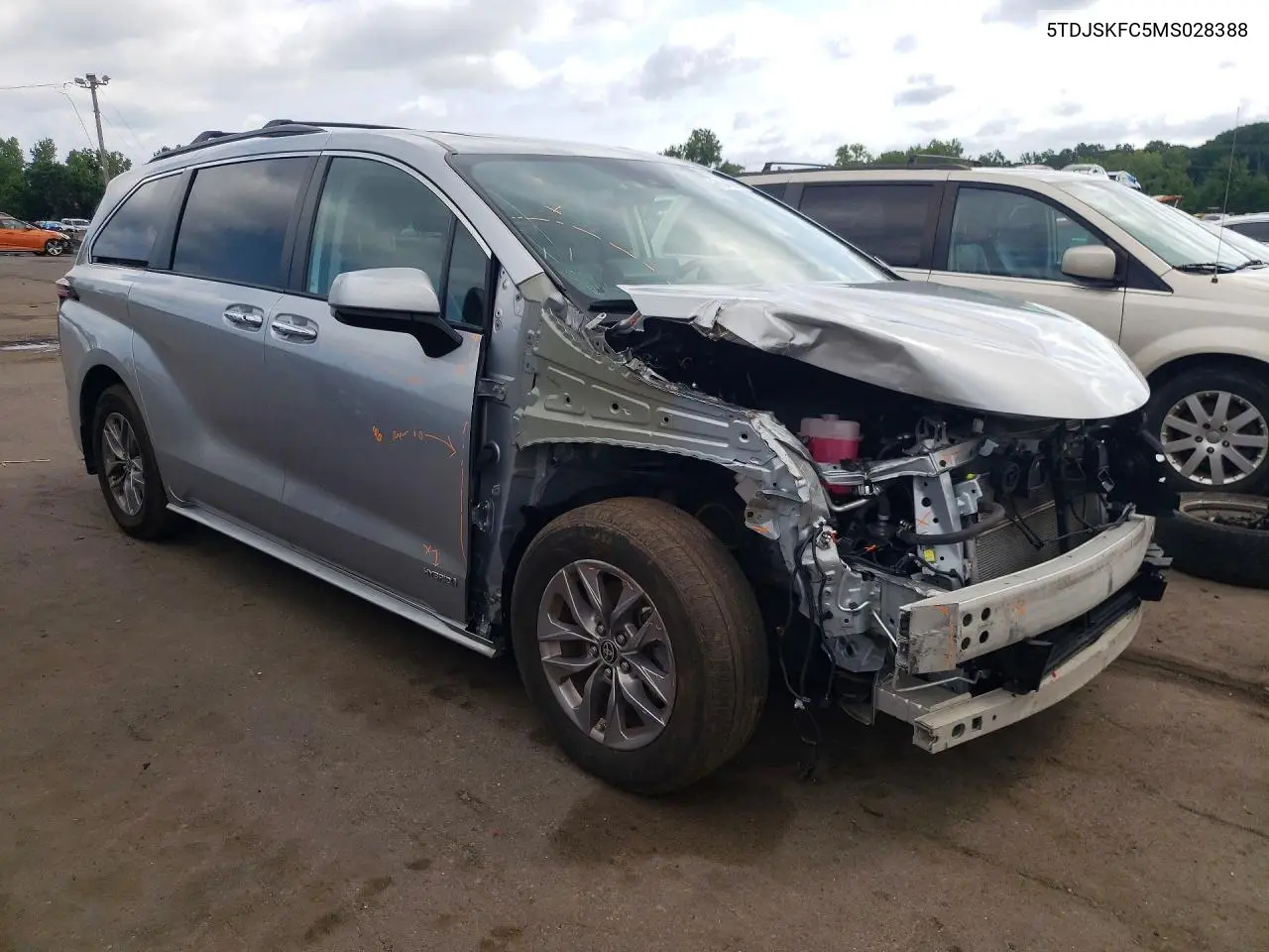 2021 Toyota Sienna Xle VIN: 5TDJSKFC5MS028388 Lot: 61348896