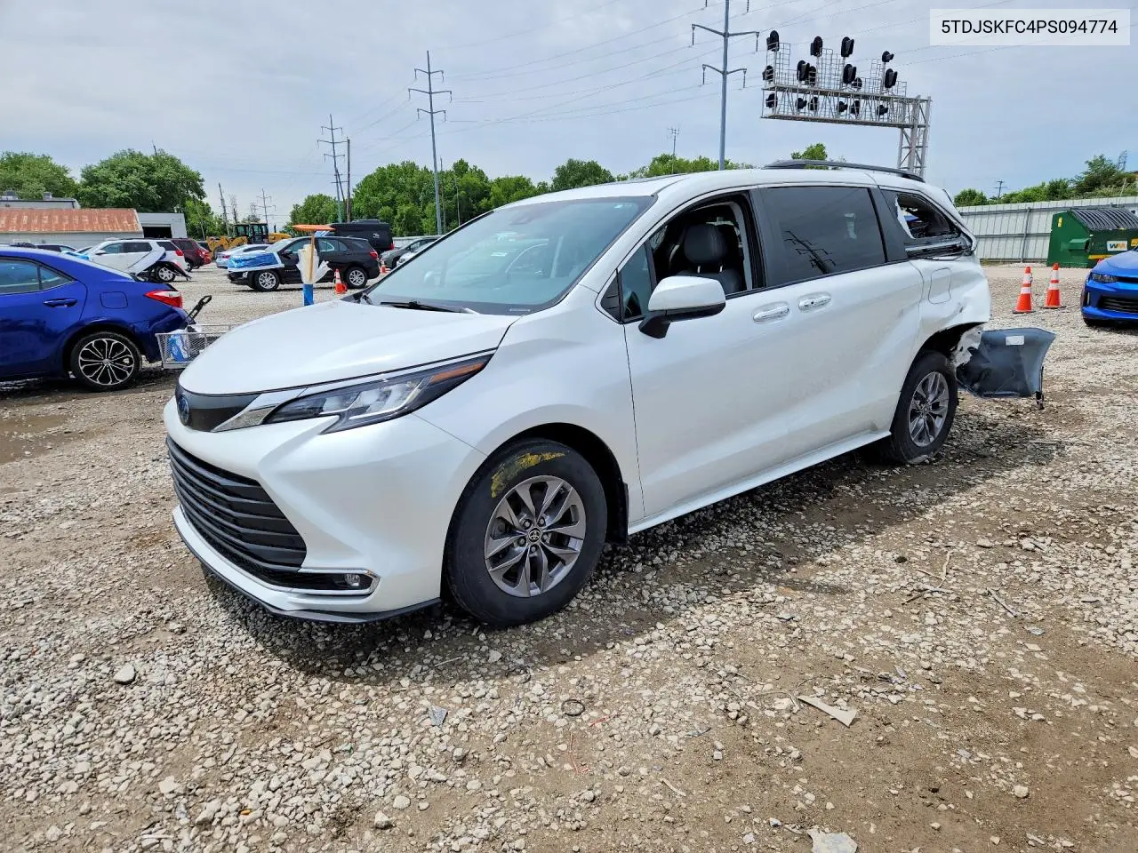 2023 Toyota Sienna Xle