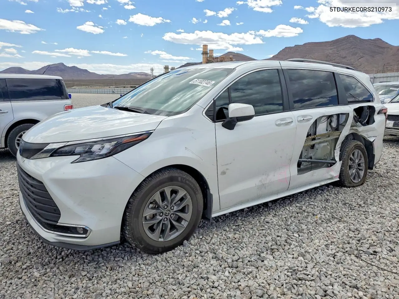 2024 Toyota Sienna Xle