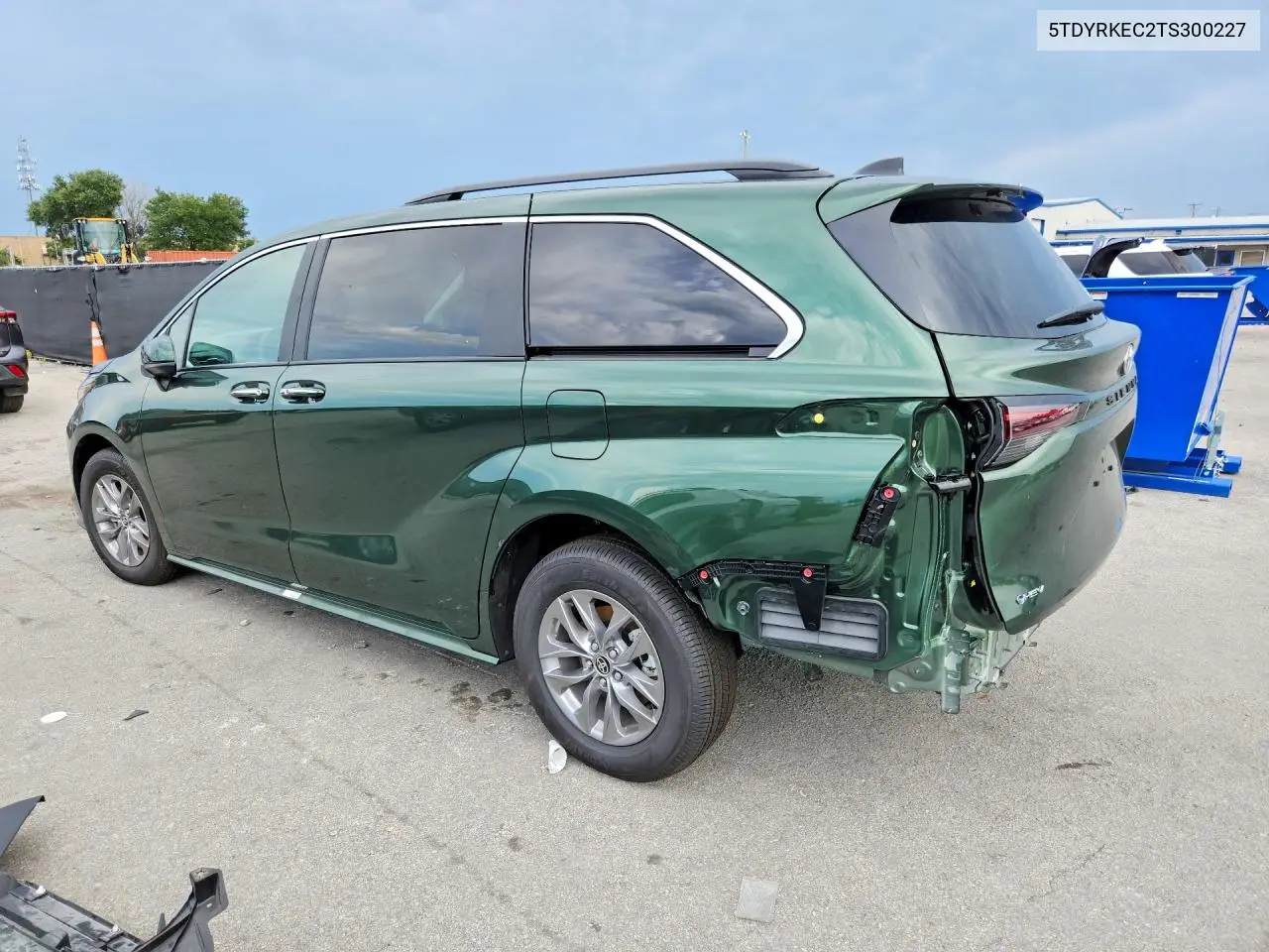 2026 Toyota Sienna Xle 7-Passenger VIN: 5TDYRKEC2TS300227 Lot: 58323066