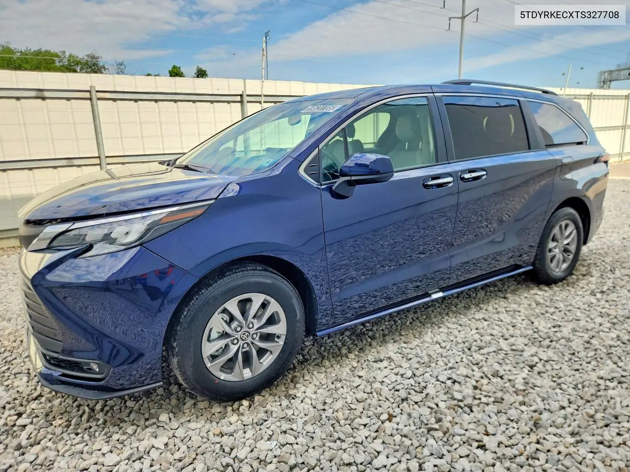 2026 Toyota Sienna Xle 8-Passenger VIN: 5TDYRKECXTS327708 Lot: 59620706