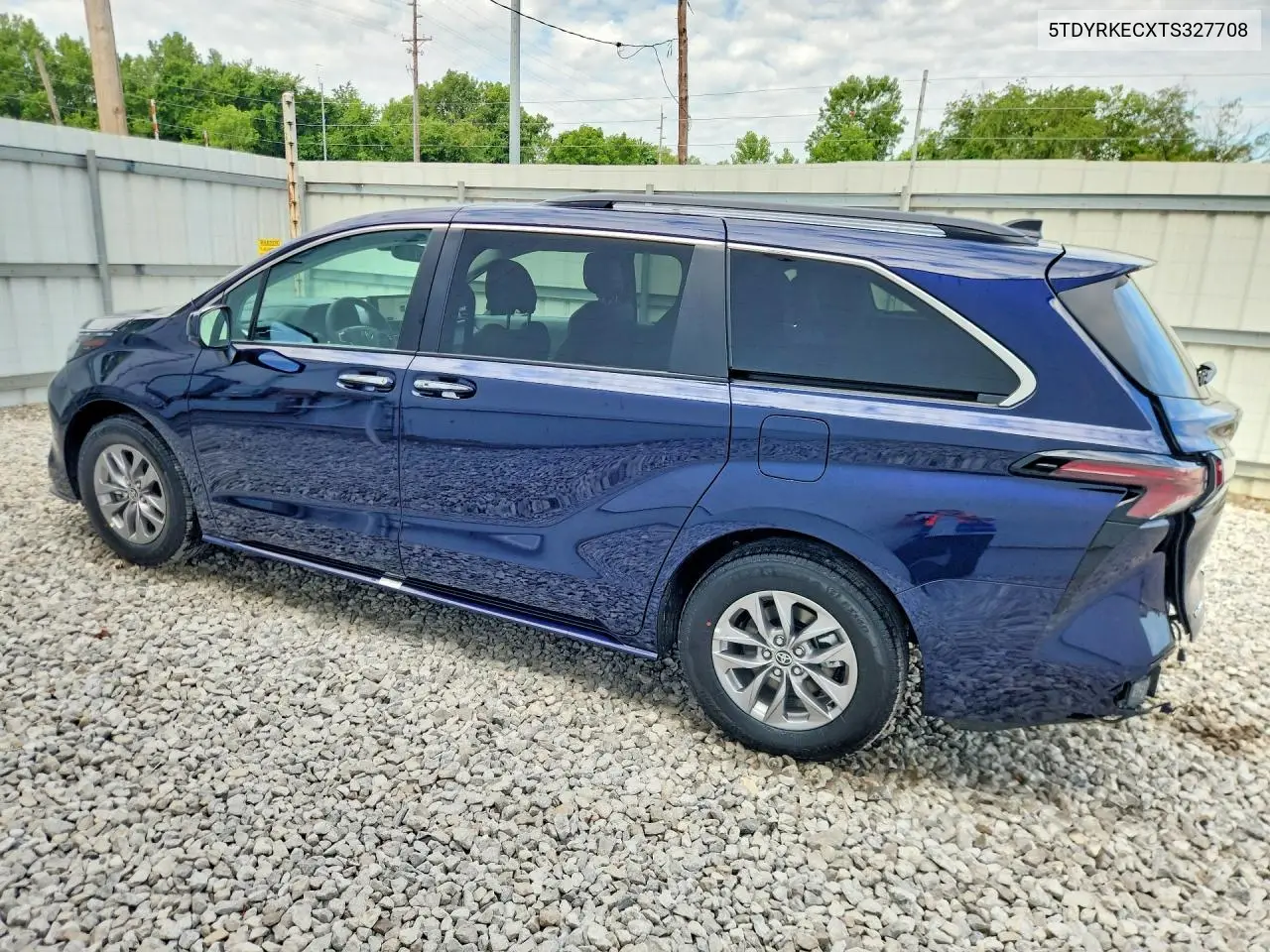 2026 Toyota Sienna Xle 8-Passenger VIN: 5TDYRKECXTS327708 Lot: 59620706