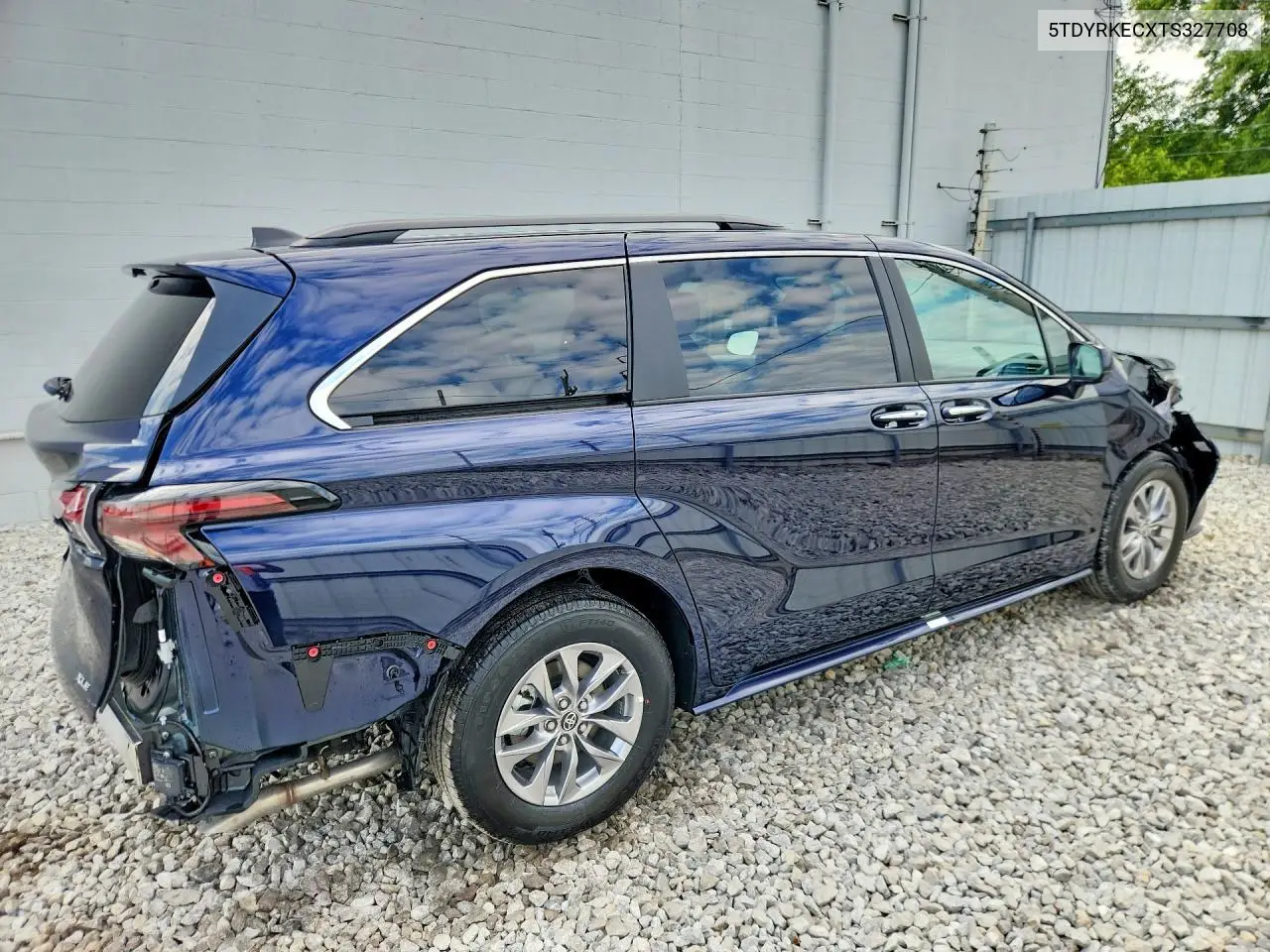 2026 Toyota Sienna Xle 8-Passenger VIN: 5TDYRKECXTS327708 Lot: 59620706
