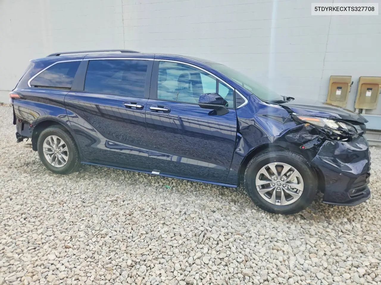 2026 Toyota Sienna Xle 8-Passenger VIN: 5TDYRKECXTS327708 Lot: 59620706