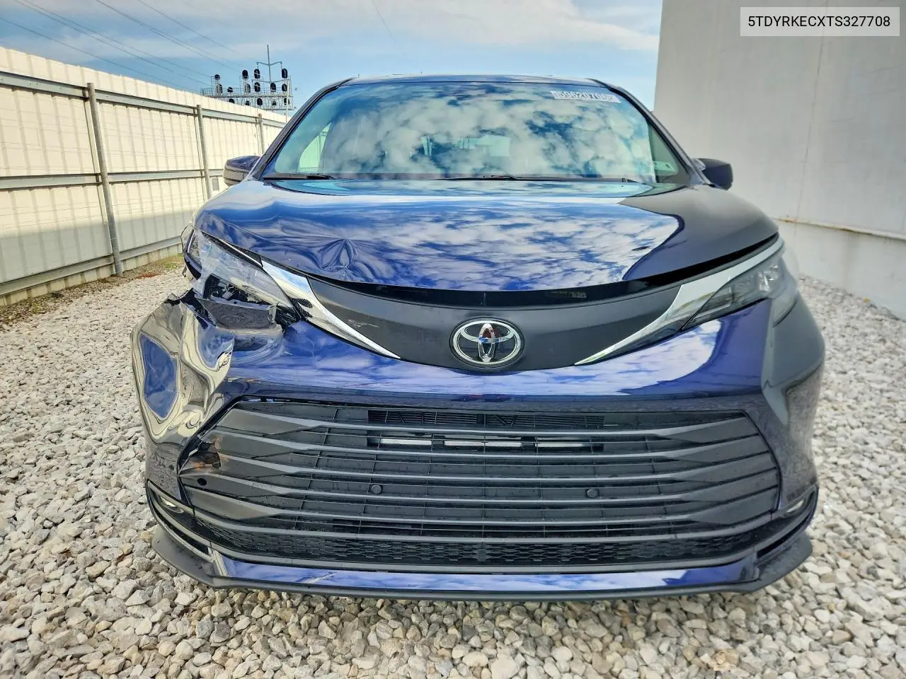 2026 Toyota Sienna Xle 8-Passenger VIN: 5TDYRKECXTS327708 Lot: 59620706