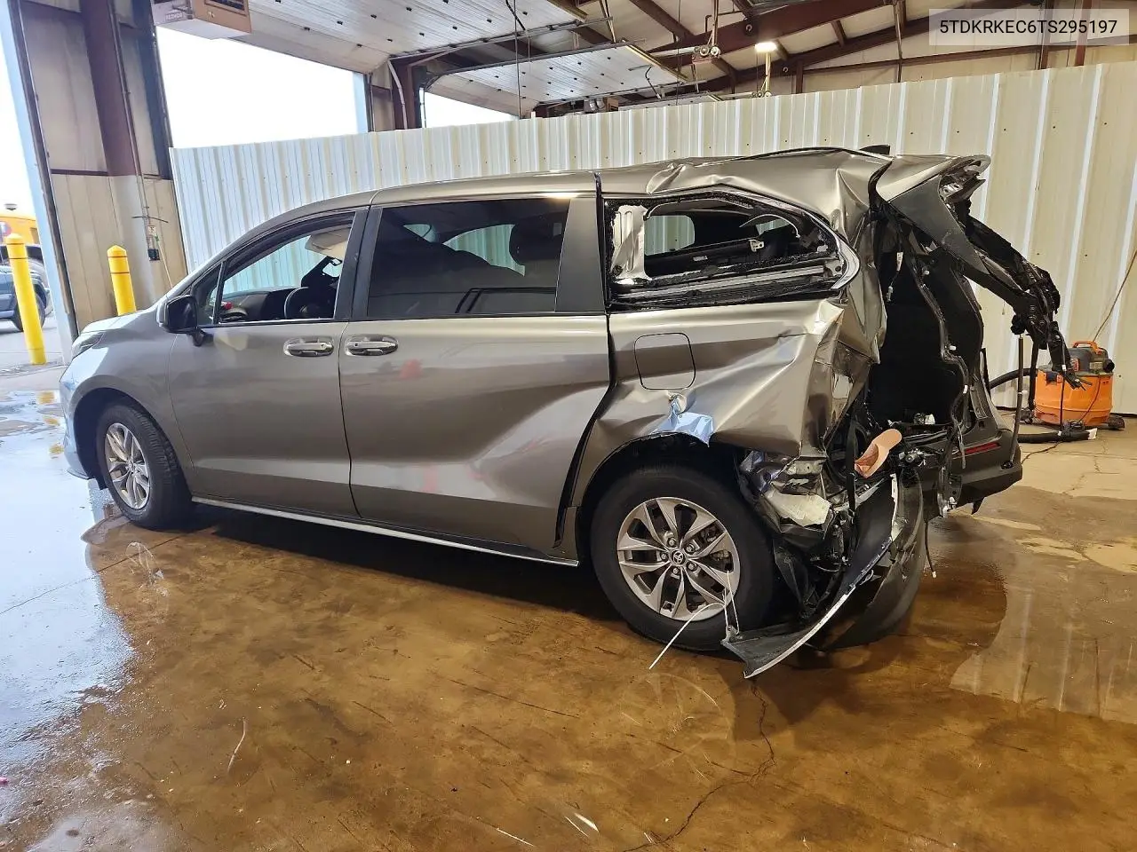 2026 Toyota Sienna Le VIN: 5TDKRKEC6TS295197 Lot: 59657736