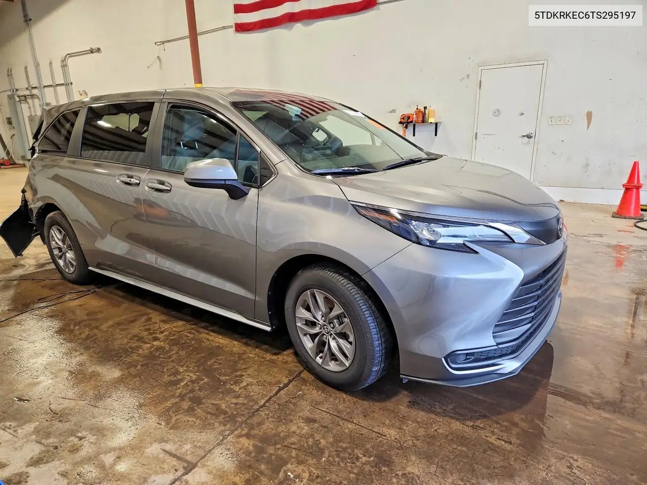 2026 Toyota Sienna Le VIN: 5TDKRKEC6TS295197 Lot: 59657736