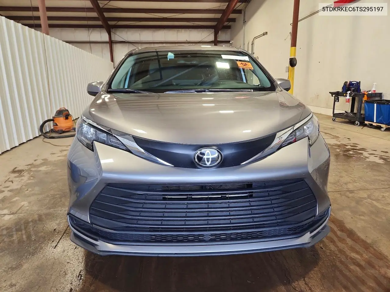 2026 Toyota Sienna Le VIN: 5TDKRKEC6TS295197 Lot: 59657736