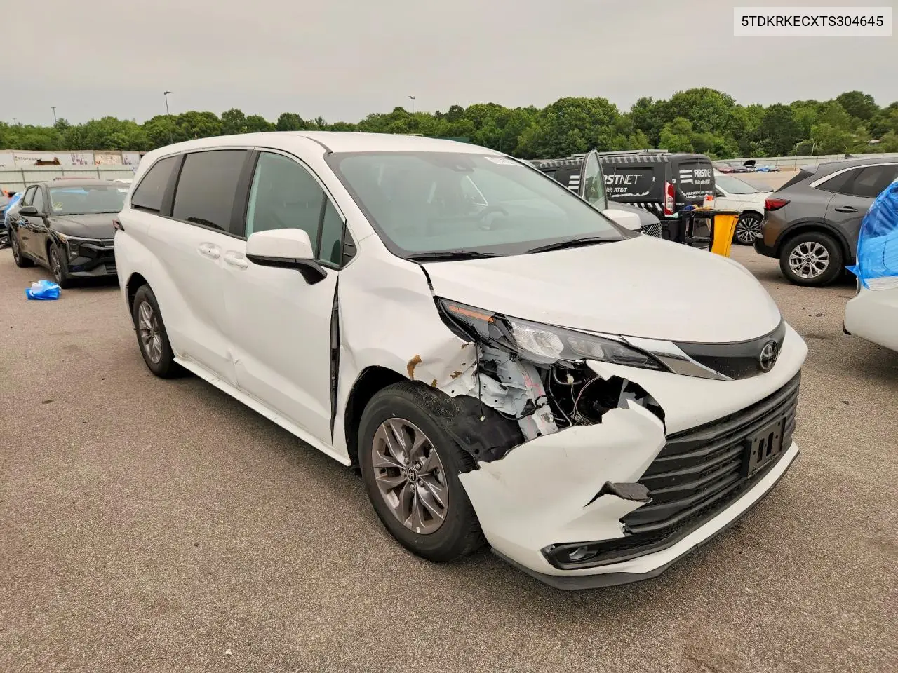 2026 Toyota Sienna Le VIN: 5TDKRKECXTS304645 Lot: 60050496